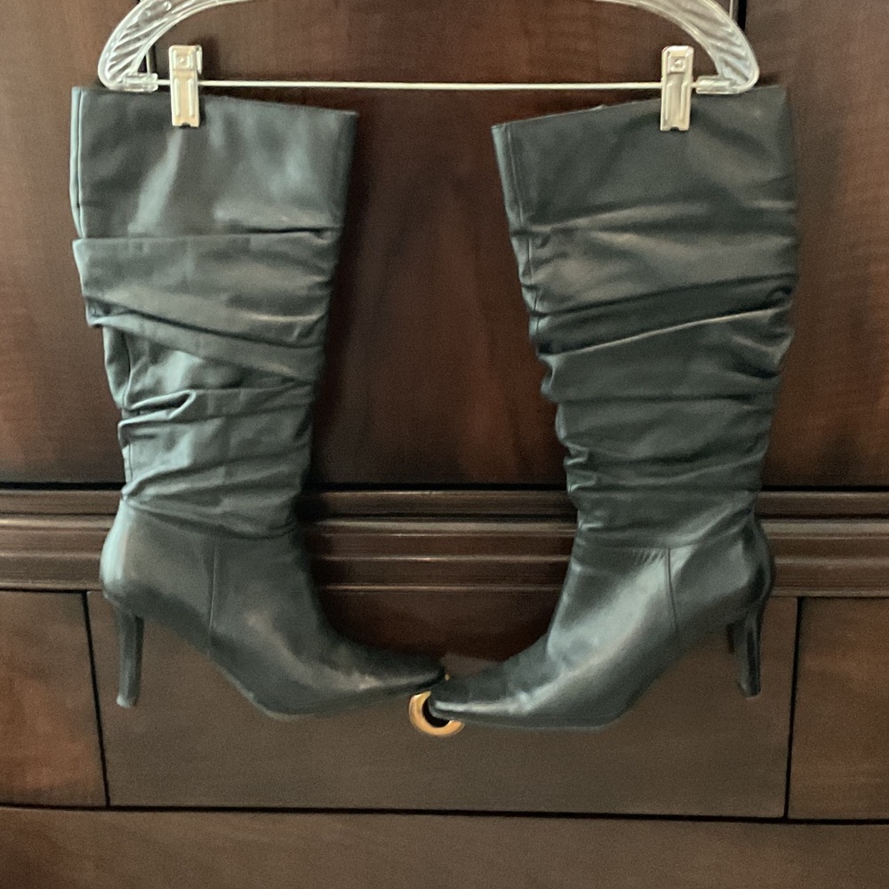 Bass Black Heeled Knee-High Wide Calf Leather Boots